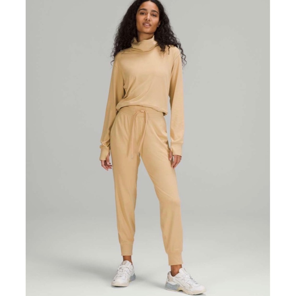 Lululemon Ready to Rulu High-Rise Jogger 28 Tan Beige Nulu Sweatpants Size 12